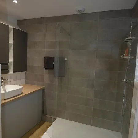 Apartment Centre Ville, Gare 600m, Prox Lille, Lit King Size Tourcoing