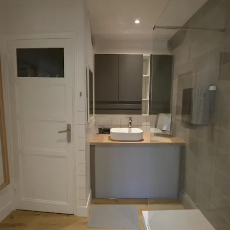 Centre Ville, Wifi, Gare 600m, Prox Lille, Lit King Size トゥールコワン